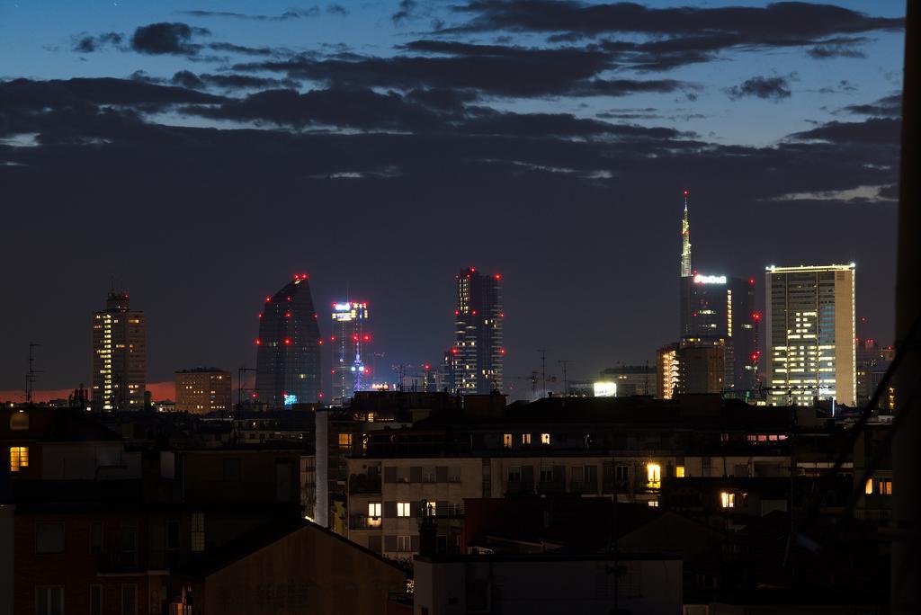 Milan Skyline Apartment In Citta Studi A 1 Minuto Dal Metro Con Terrazzo Wi-Fi E Netflix Camera foto